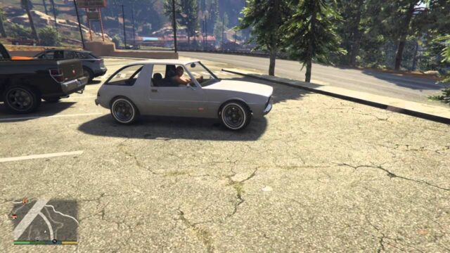 GTA V: a condutora que não consegue sair do estacionamento