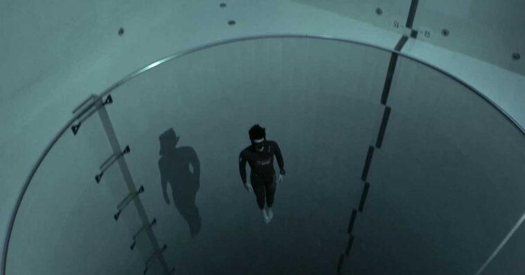 Mergulhou na piscina mais profunda do mundo (40 metros) sem equipamento