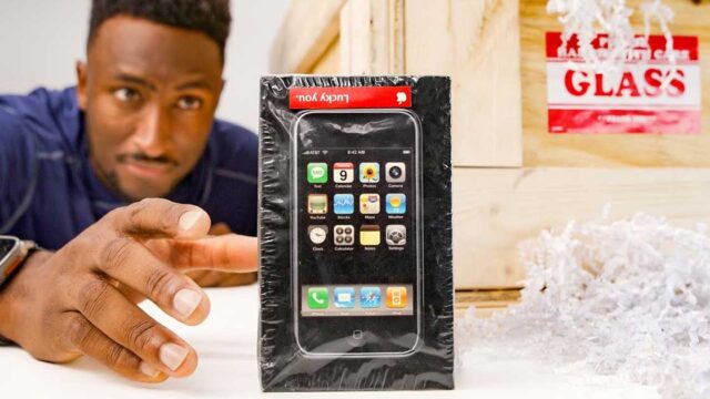 Gastou 40 mil dólares a comprar o primeiro iPhone ainda embalado