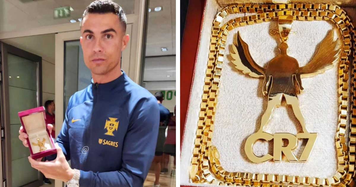 Fã ofereceu colar de ouro de 18 quilates personalizado a Cristiano Ronaldo