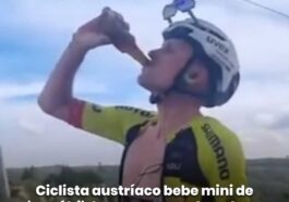 Ciclista bebe mini de 'penálti' durante etapa da Volta a Portugal