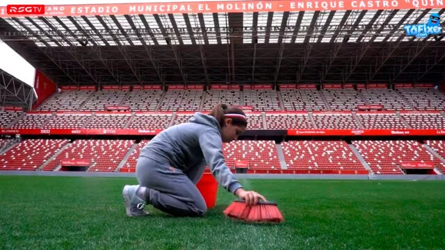 Dia da Mulher: Jovem a limpar estádio do Gijón causa polémica